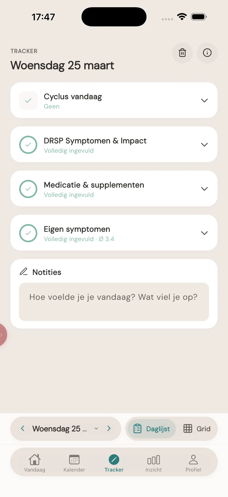 Tracker daglijst — volledig ingevuld met DRSP, medicatie en eigen symptomen